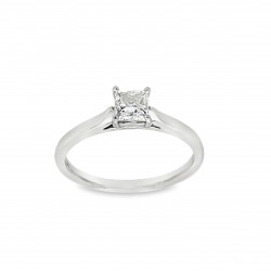 Pre Owned Platinum Princess Cut Diamond Ring ZB591